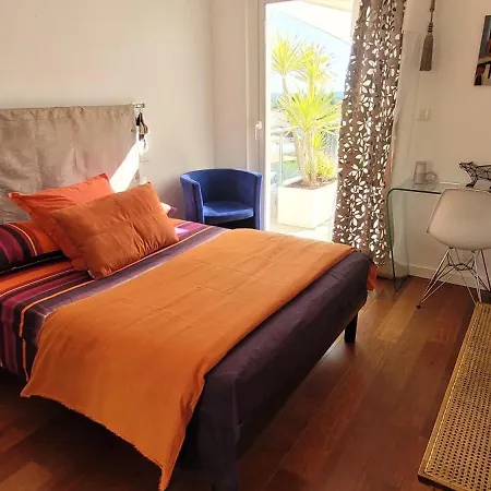 La Valentine 1 Bed & Breakfast 4*